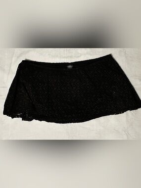2x Skirted Swim Bottoms